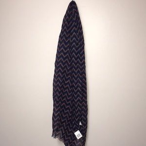 NEVER WORN Chevron Scarf